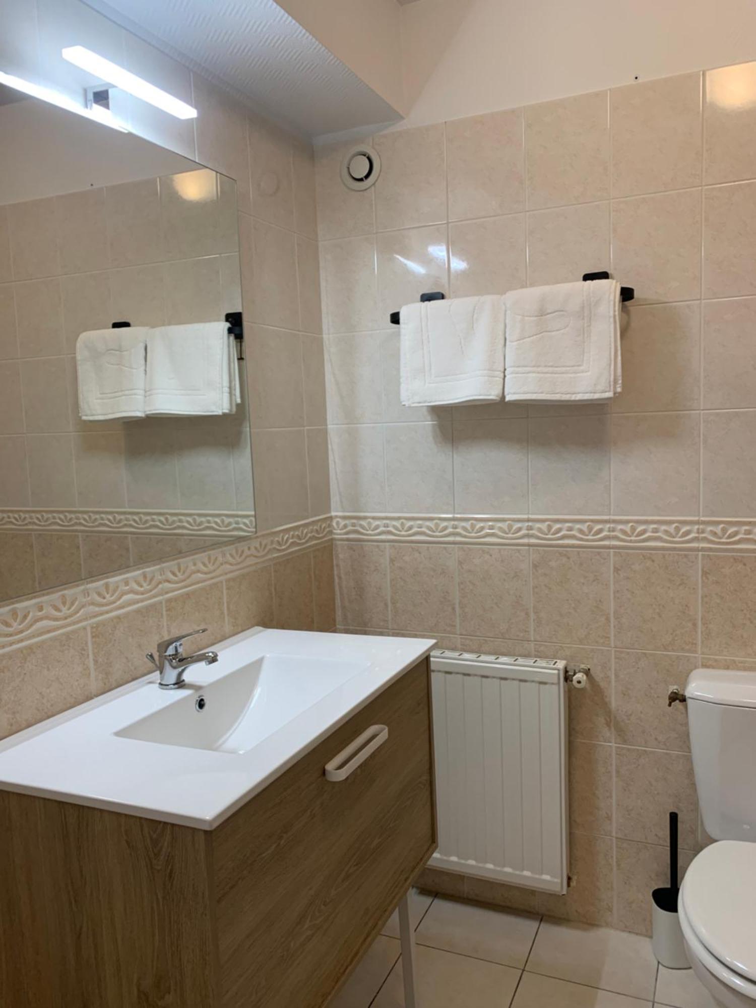 Agreable Maison Meublee Шербур-ан-Котентан Екстериор снимка